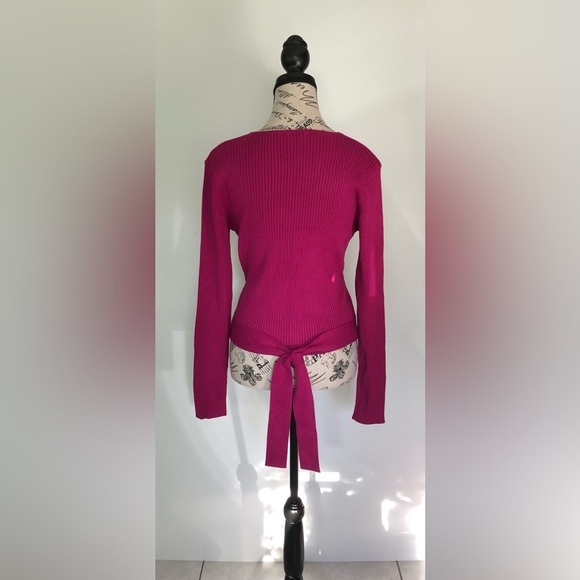 NWOT Limited Collection Sweater - Picture 5 of 8